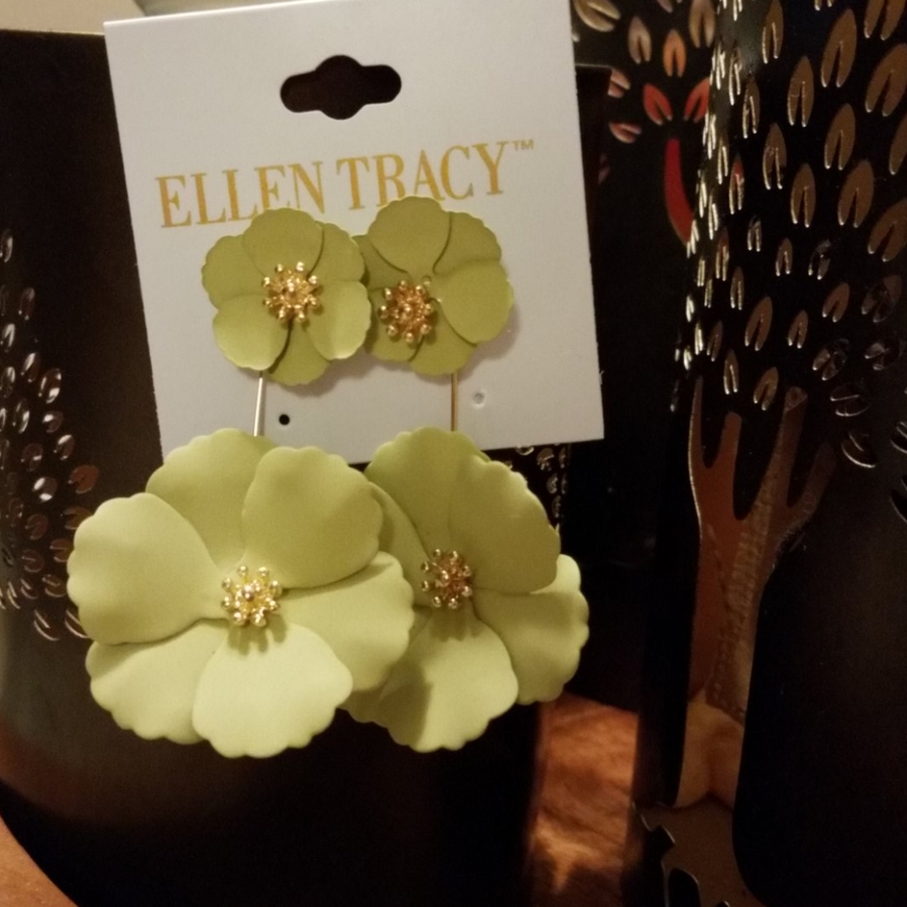 Earring for woman